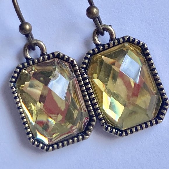 Emerald Radiant Cut Champagne Topaz Crystal Earrings Brass Gold Tone Dangle - Picture 9 of 12